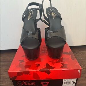 Aspire-609 black patent platform heels